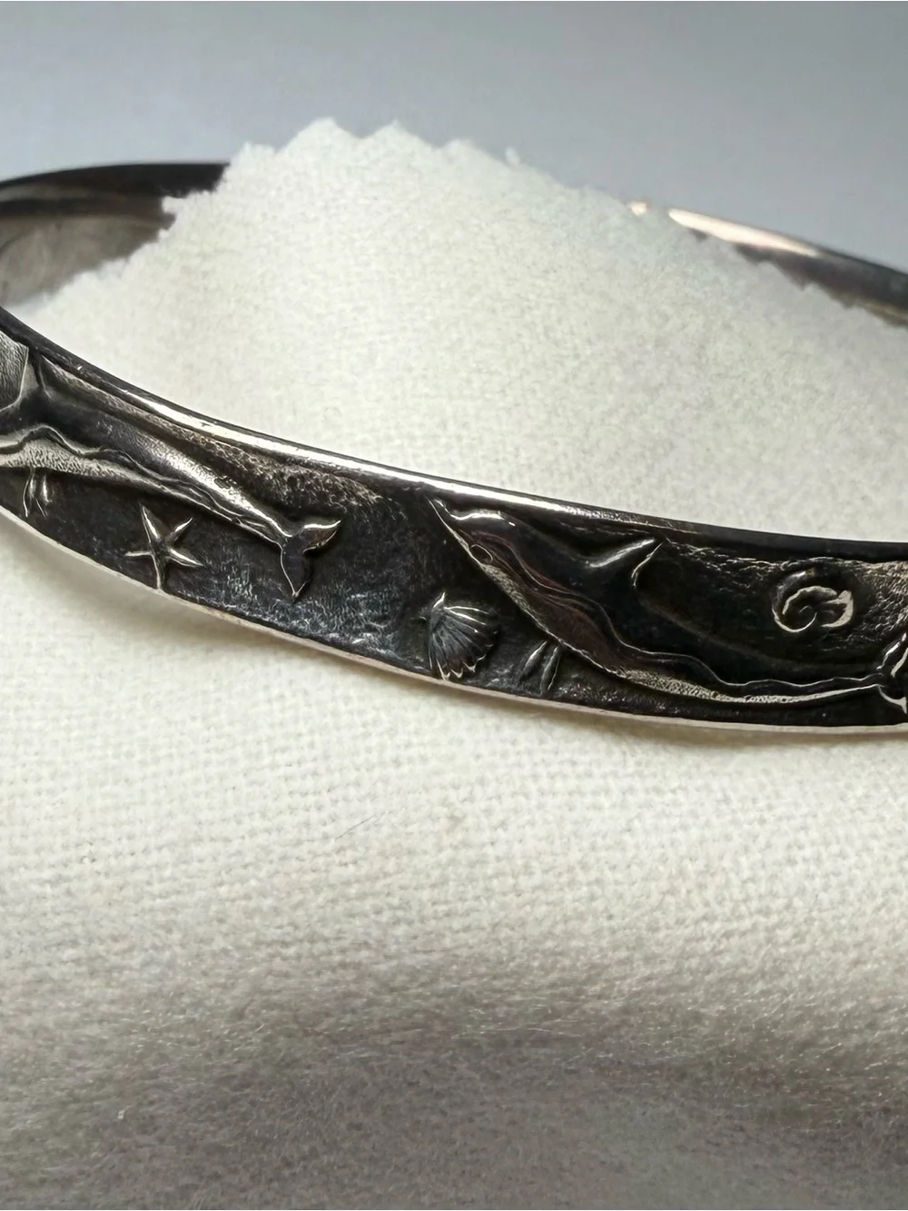 James Avery Sterling Silver Ocean Scene Bangle - Silver